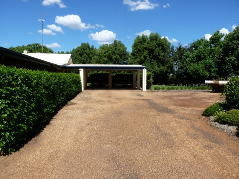 12 JE Kelly Road, St George QLD 4487