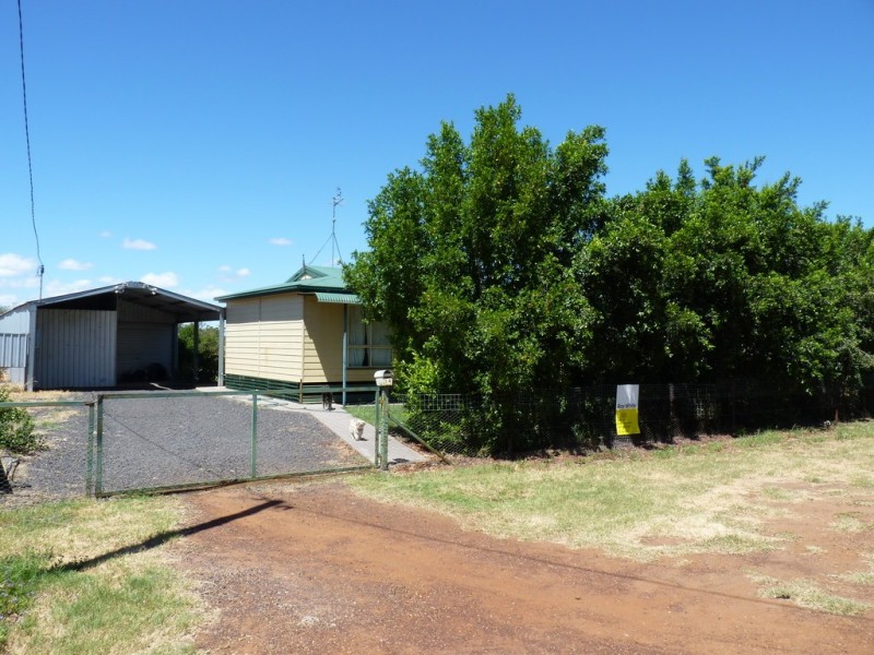 14 Wattle Drive, St George QLD 4487