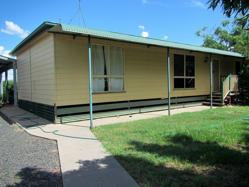 14 Wattle Drive, St George QLD 4487