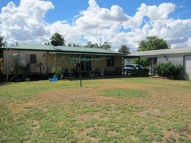 14 Wattle Drive, St George QLD 4487