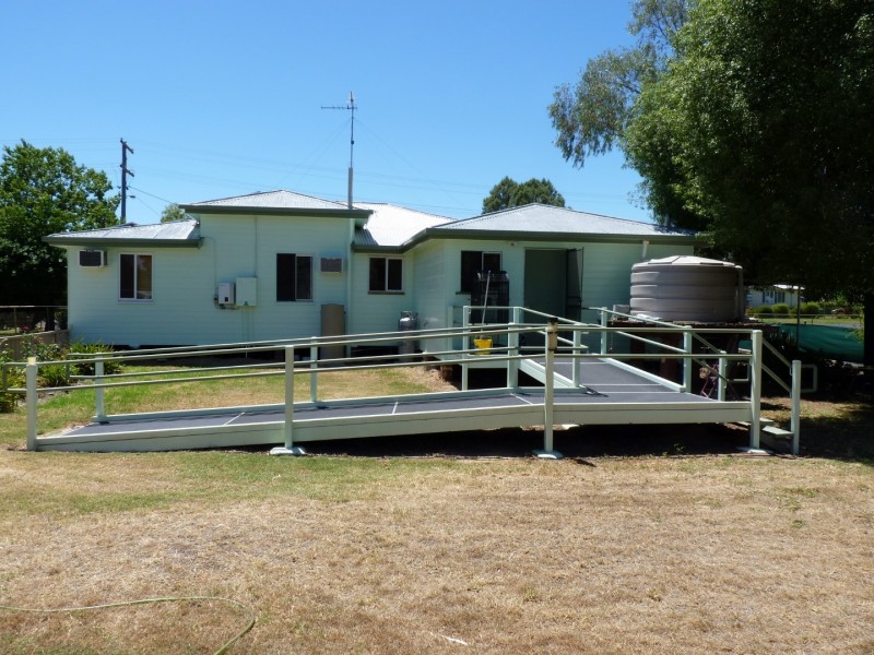 28 Church Street, St George QLD 4487