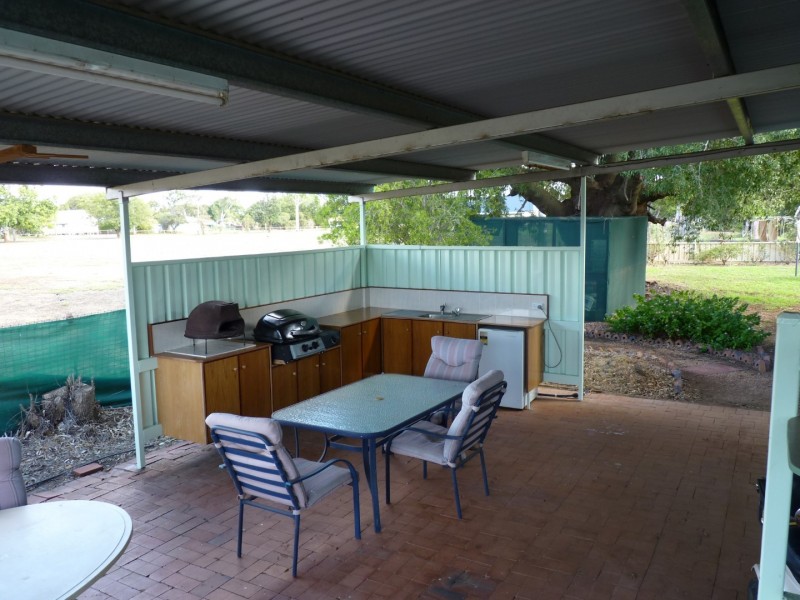 28 Church Street, St George QLD 4487