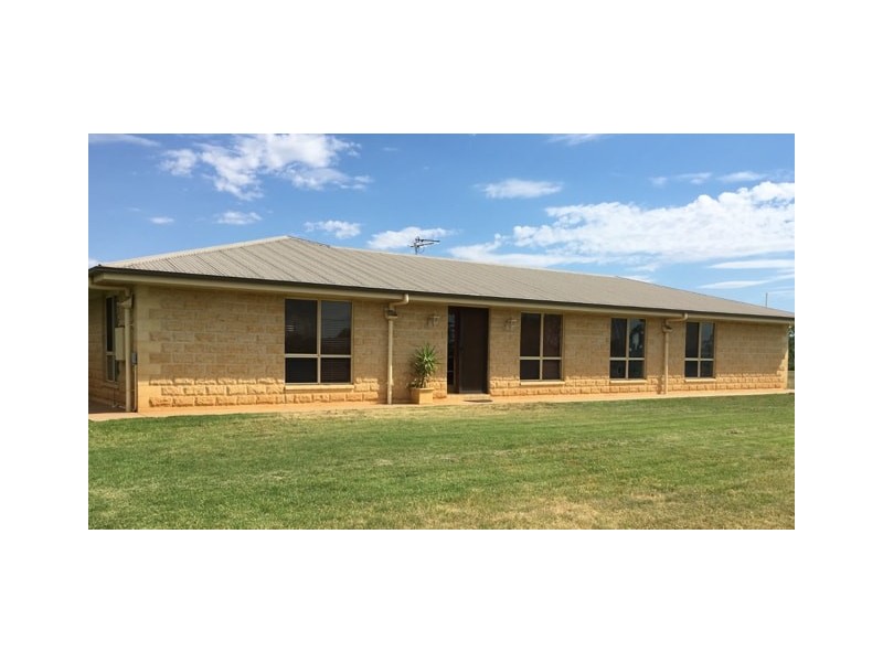 7 Willowthall Road, St George QLD 4487