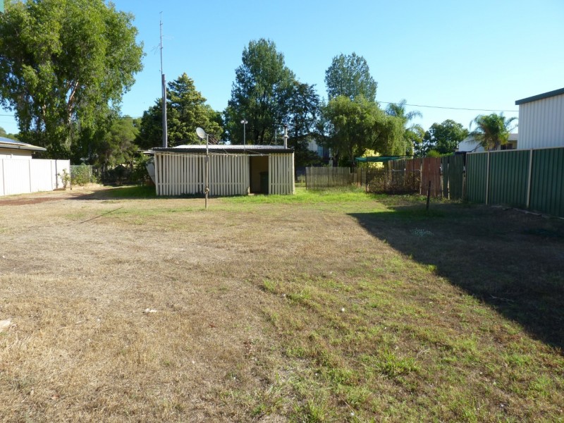 5 CARNATION AVENUE, St George QLD 4487