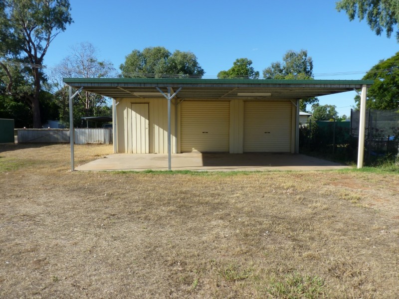 5 CARNATION AVENUE, St George QLD 4487