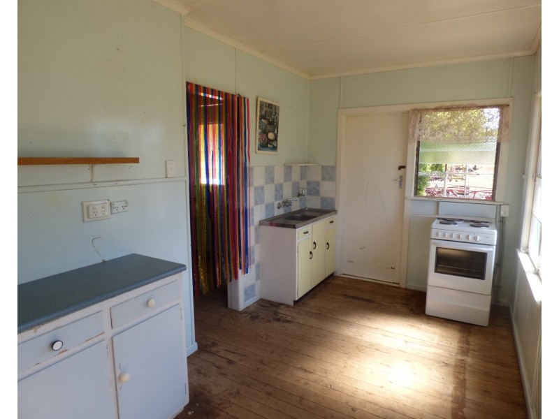 Unit 1, 171 VICTORIA STREET, St George QLD 4487