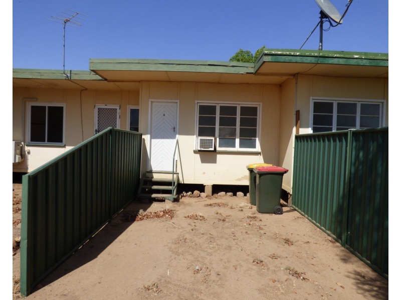 Unit 2, 171 VICTORIA STREET, St George QLD 4487