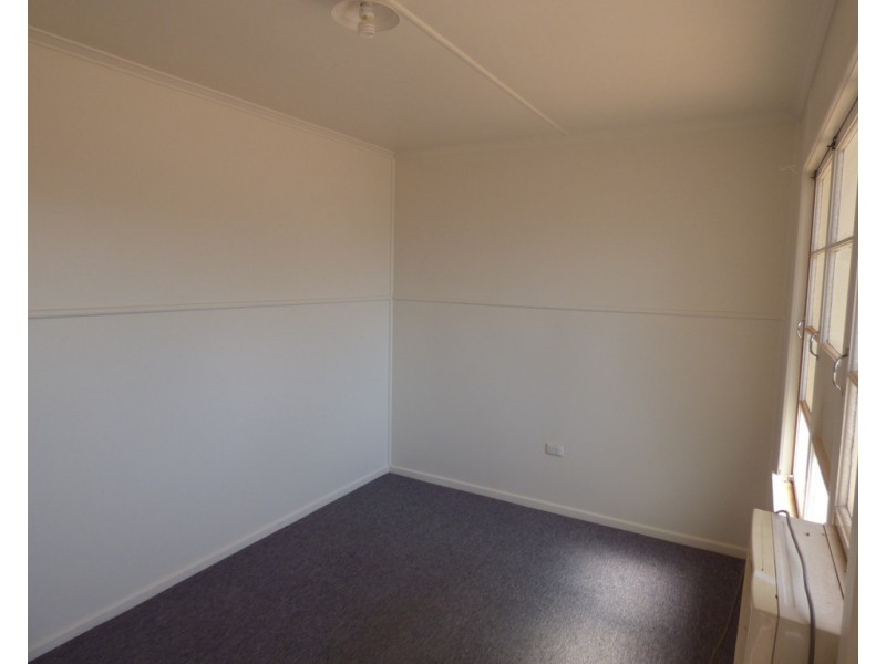 Unit 2, 171 VICTORIA STREET, St George QLD 4487