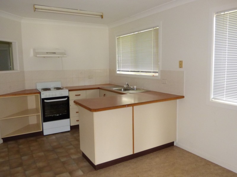 4 Elizabeth Street, St George QLD 4487