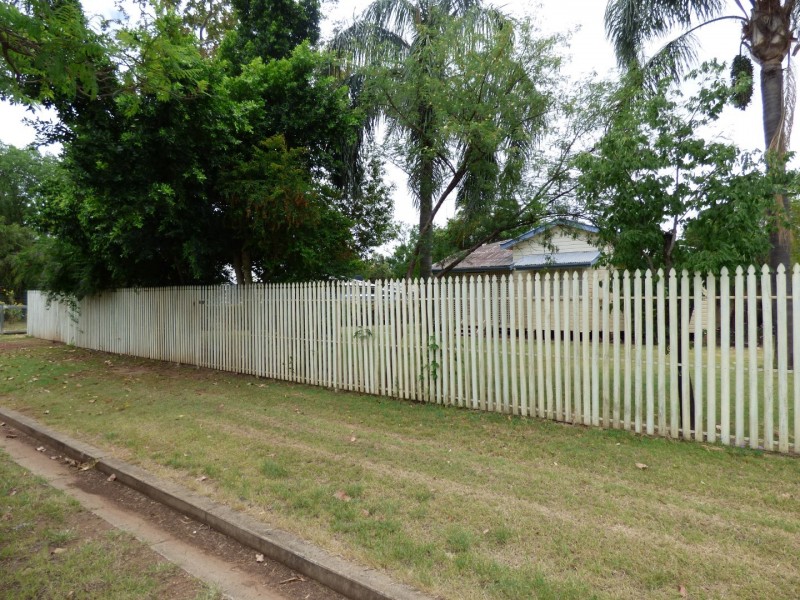 89 Grey Street, St George QLD 4487