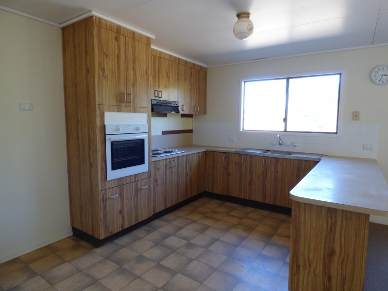 9 Charles Street, St George QLD 4487