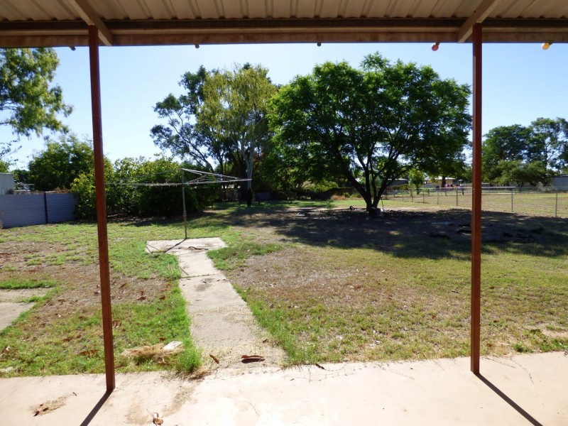 9 Charles Street, St George QLD 4487