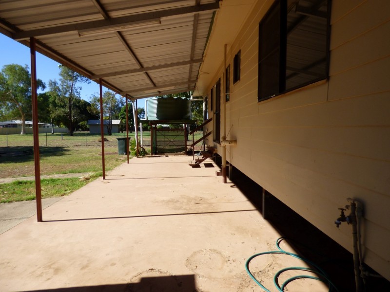 9 Charles Street, St George QLD 4487