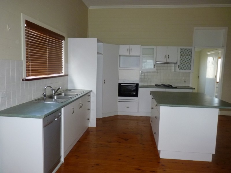 33 Scott Street, St George QLD 4487