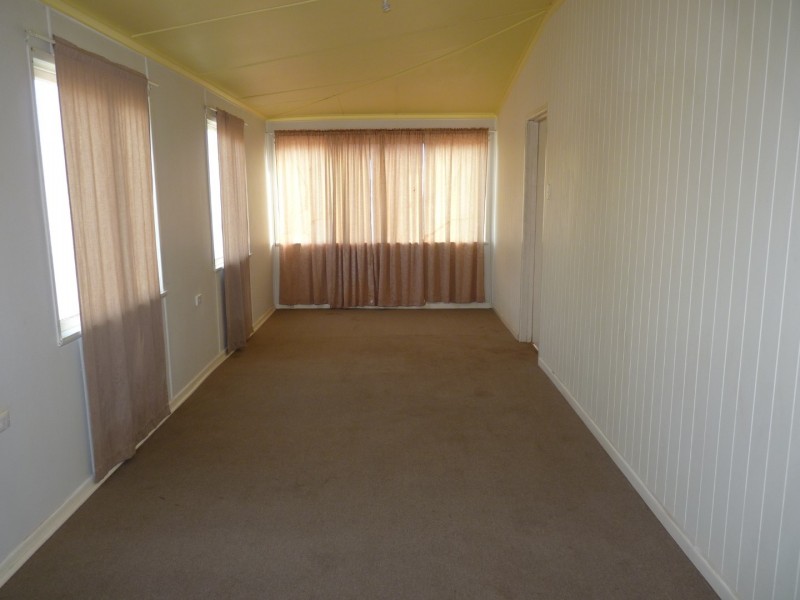 33 Scott Street, St George QLD 4487