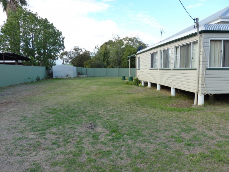 33 Scott Street, St George QLD 4487