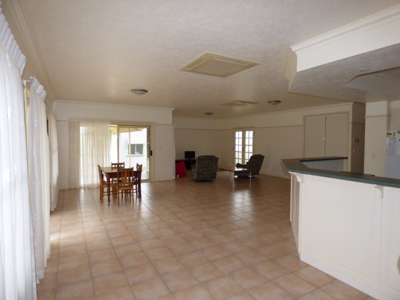 15-17 Weatherall Street, St George QLD 4487