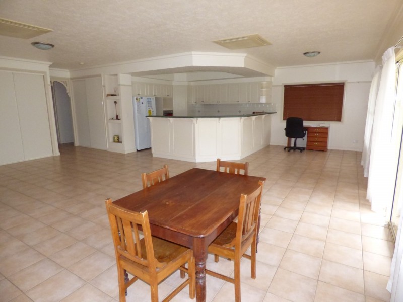 15-17 Weatherall Street, St George QLD 4487