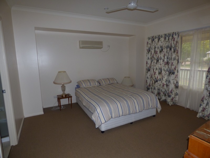 15-17 Weatherall Street, St George QLD 4487