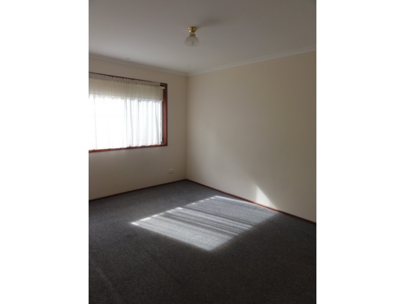 Foster VIC 3960