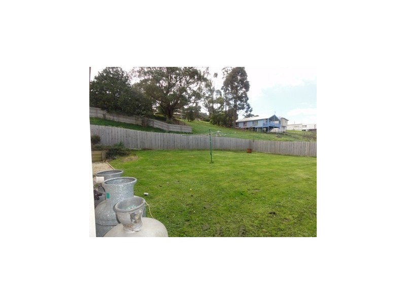 Foster VIC 3960