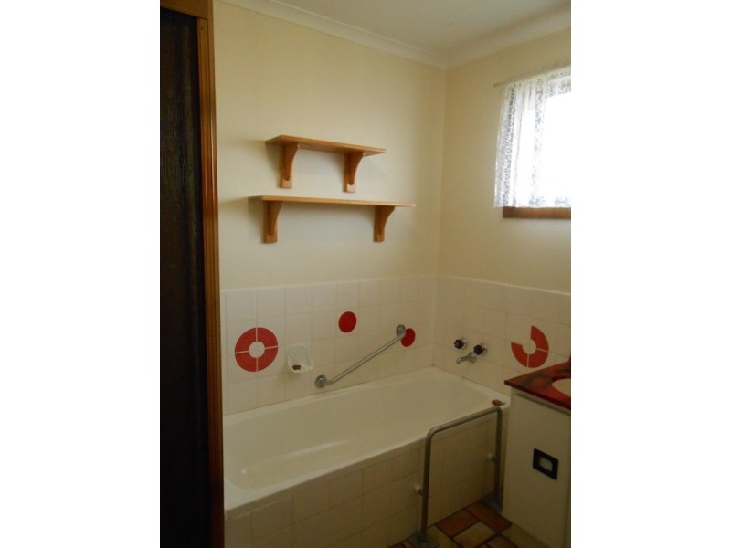92 VICTORIA STREET, Toora VIC 3962