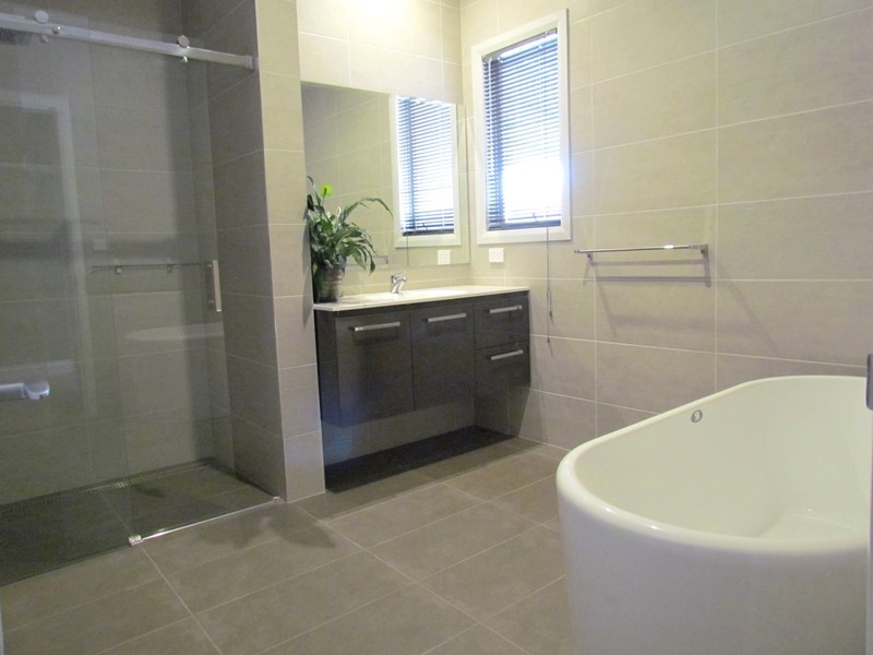 3,8,9+10 Web Court, Warragul VIC 3820