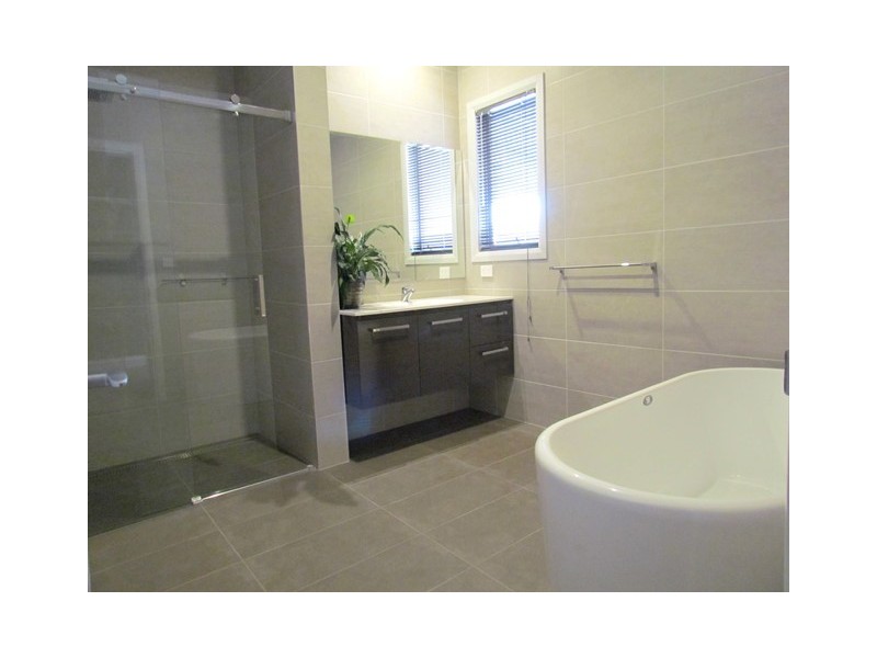 8 Web Court, Warragul VIC 3820