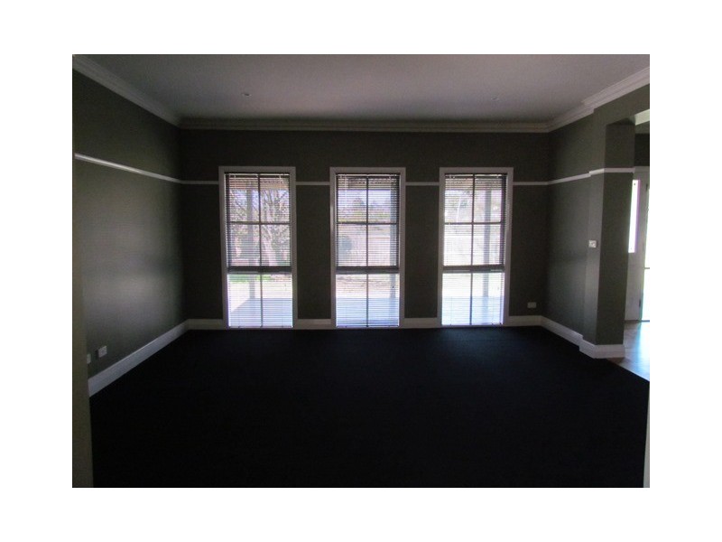 8 Web Court, Warragul VIC 3820