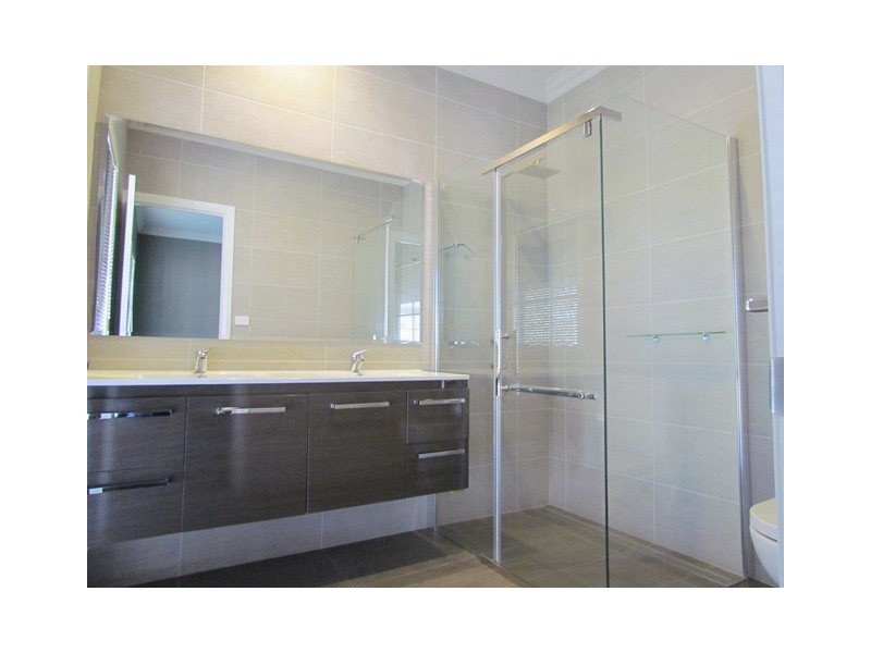 8 Web Court, Warragul VIC 3820