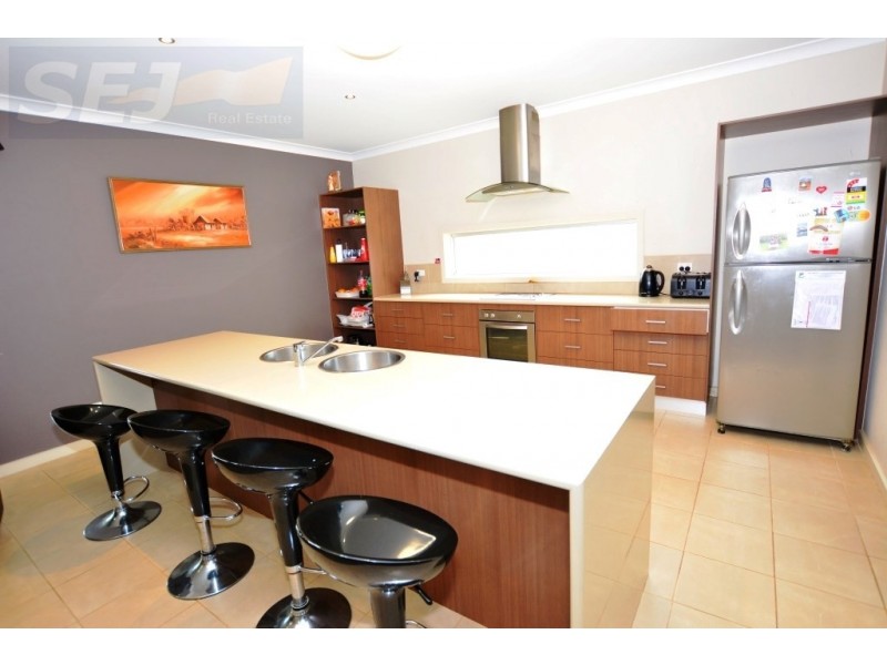12 Carr Ave, Leongatha VIC 3953