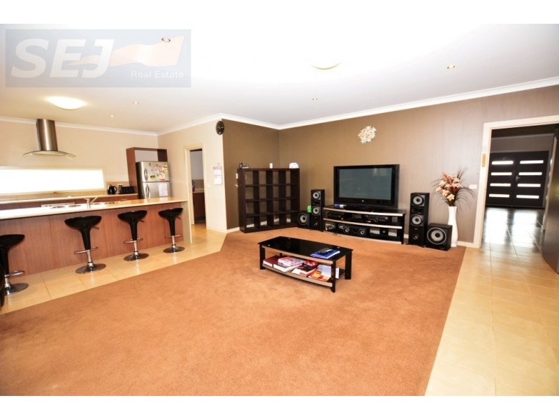 12 Carr Ave, Leongatha VIC 3953