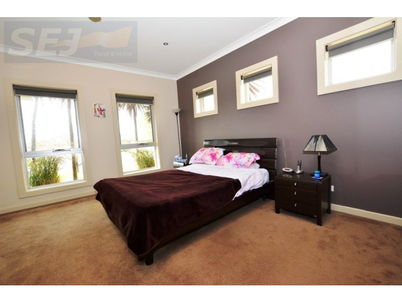 12 Carr Ave, Leongatha VIC 3953