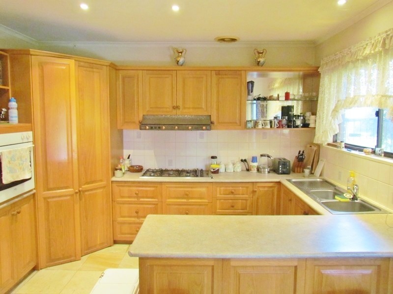 17 Princes Avenue, Drouin VIC 3818