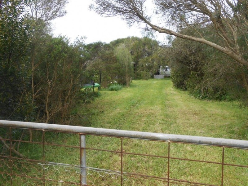 28 Seaview Drive, Walkerville VIC 3956