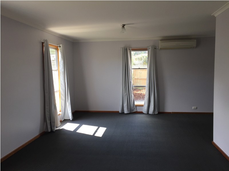 Foster VIC 3960