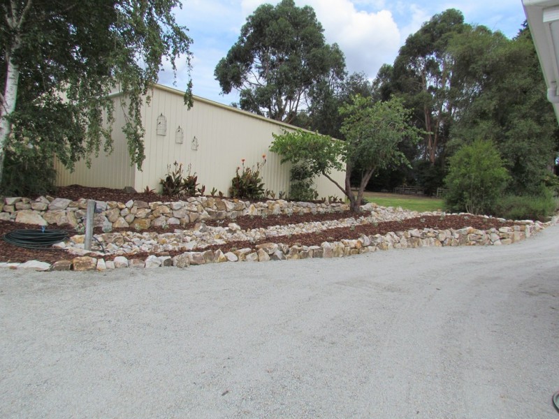 415 Lardner Road, Warragul West VIC 3821