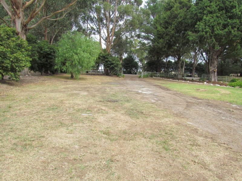 415 Lardner Road, Warragul West VIC 3821