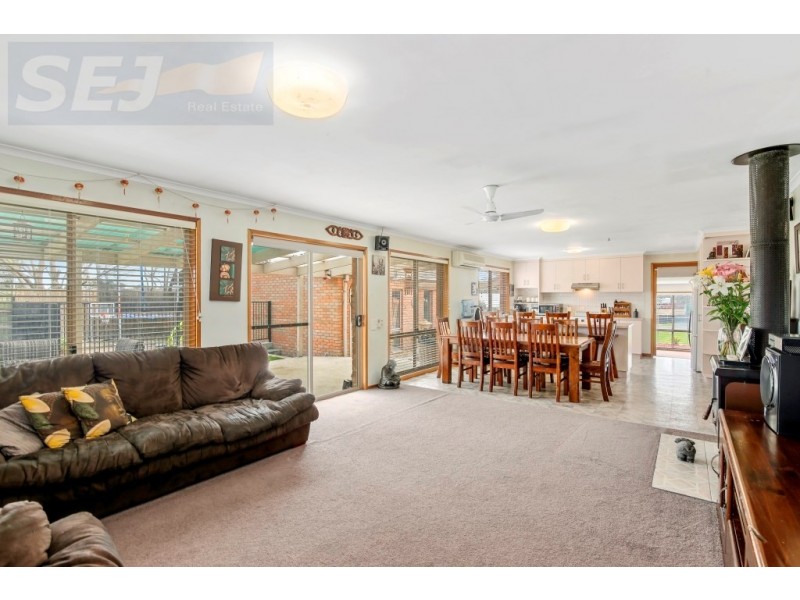 10 Royston Street, Meeniyan VIC 3956