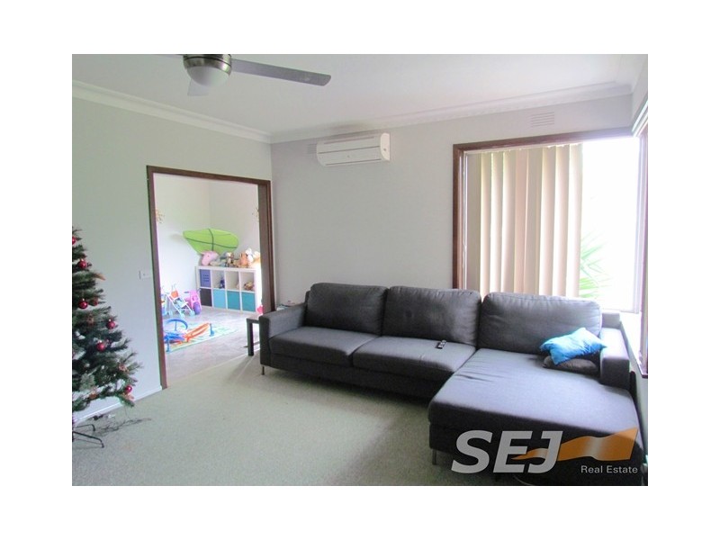 16 Sinclair Street, Warragul VIC 3820