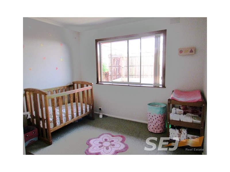 16 Sinclair Street, Warragul VIC 3820