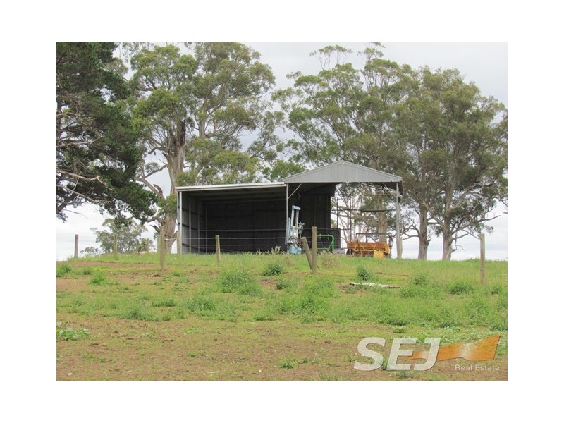 51 + 135 Sheffield Rd, Neerim South VIC 3831