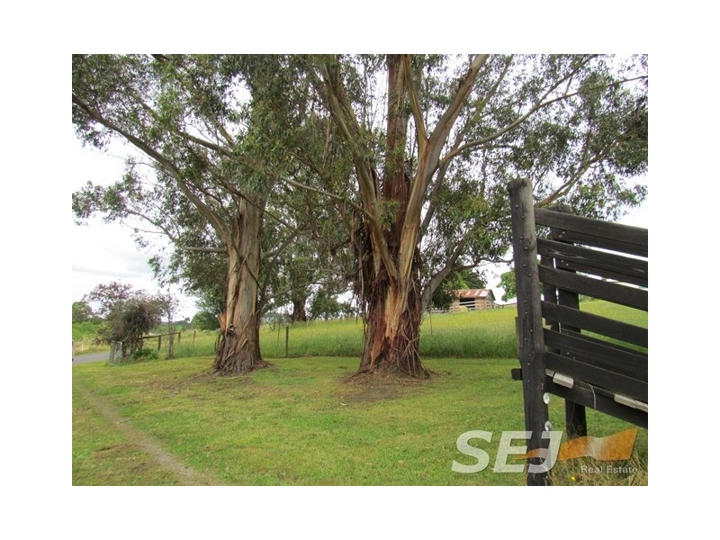 51 + 135 Sheffield Rd, Neerim South VIC 3831