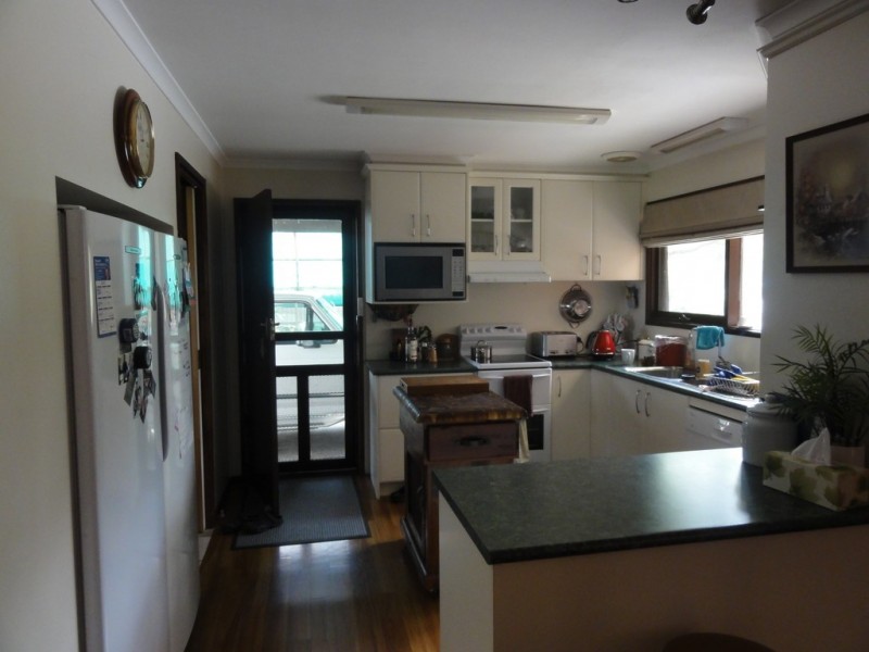 2 Centre St, Port Franklin VIC 3964