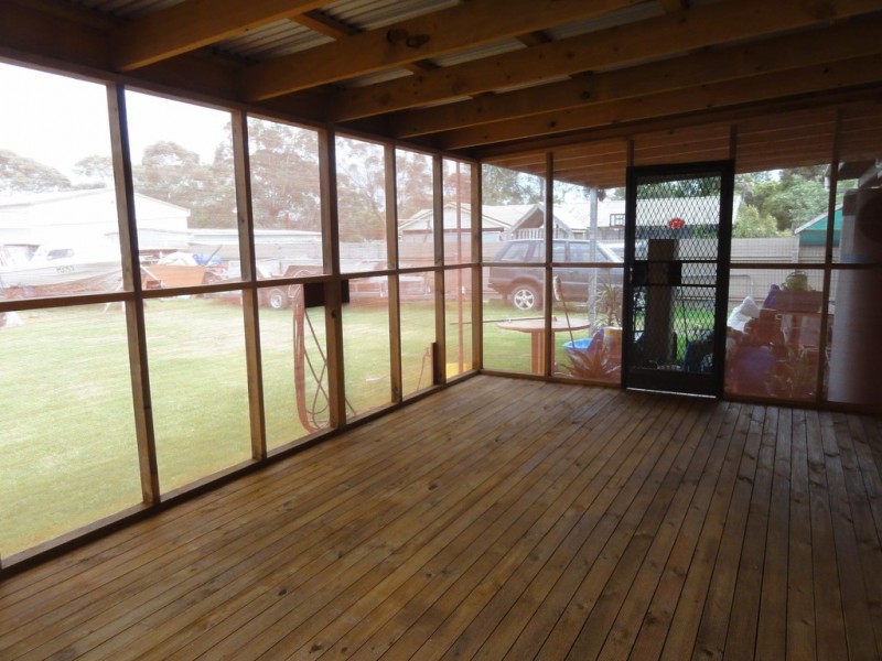 2 Centre St, Port Franklin VIC 3964
