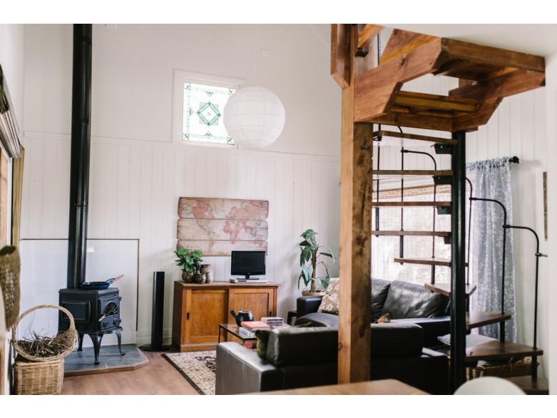 8 WARATAH ROAD, Fish Creek VIC 3959