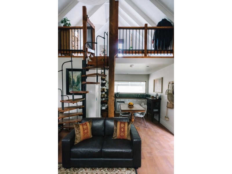 8 WARATAH ROAD, Fish Creek VIC 3959