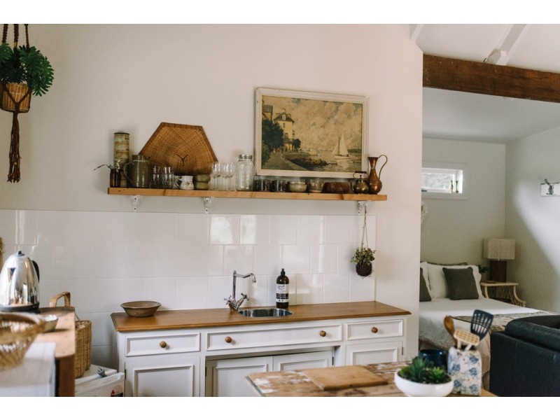 8 WARATAH ROAD, Fish Creek VIC 3959