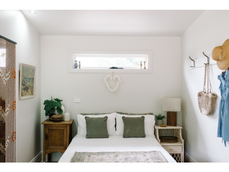 8 WARATAH ROAD, Fish Creek VIC 3959