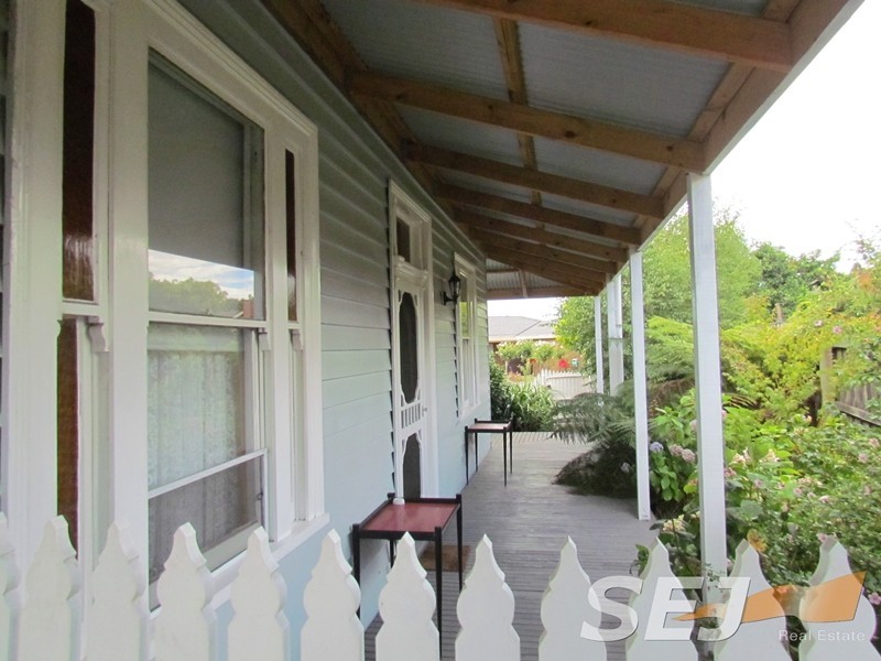 2 Mervyn Street, Moe VIC 3825